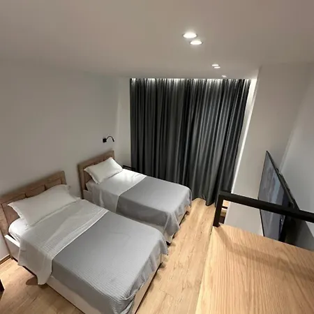 Hotel Logan *