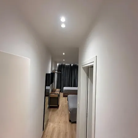 Hotel Logan *