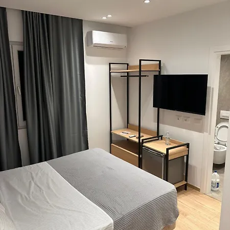 Hotel Logan *